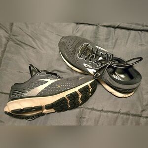 Brooks Glycerin Size 8 wide